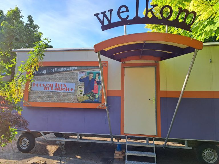 Koos & Toos in Ratjetoe, theater letterlijk & figuurlijk voor de school