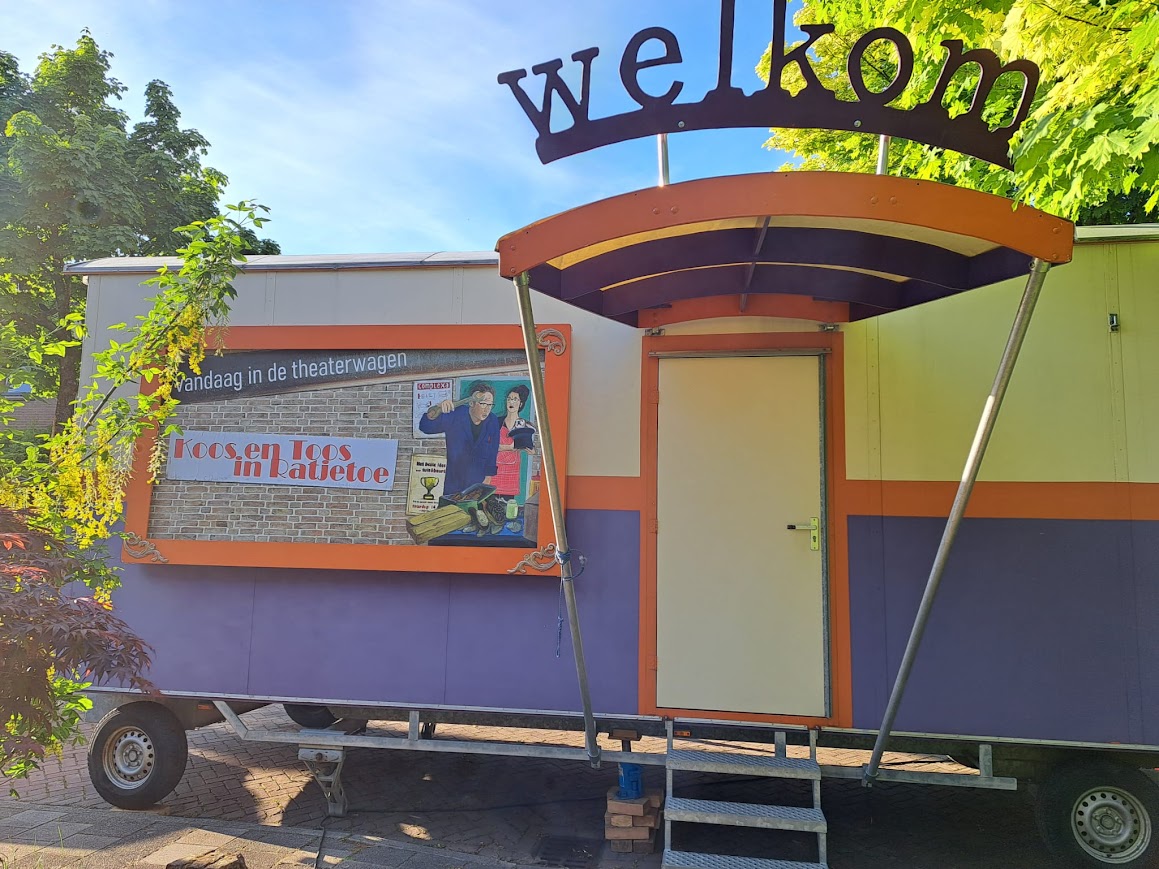 Koos & Toos in Ratjetoe, theater letterlijk & figuurlijk voor de school