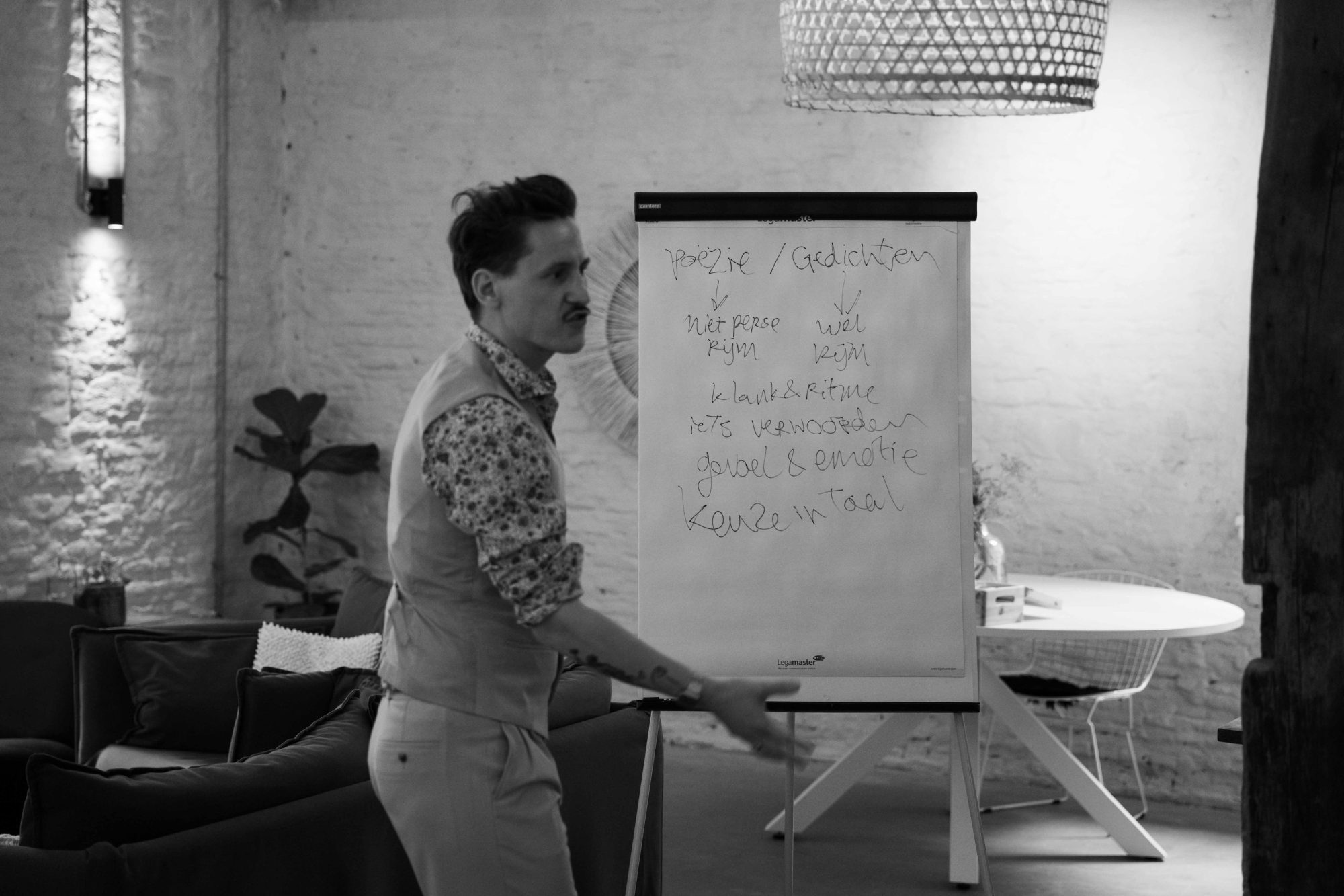 Wereldoorlogen – Schrijver Jesse Laport in de klas